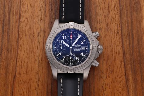 breitling avenger titan chrono e13360